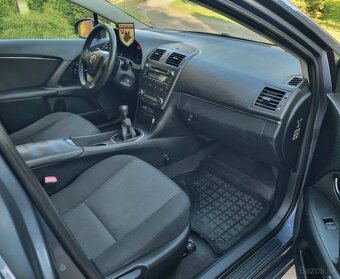 Toyota Avensis Combi 2.0D-4D 93Kw R.V.09/2010 M6 - 6