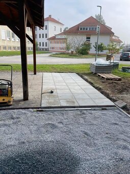 Murar hladam mensie prace okolo domu a tak - 6