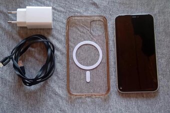 Predám iPhone 11 64GB - 6