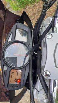 SUZUKI GSR600 - 6
