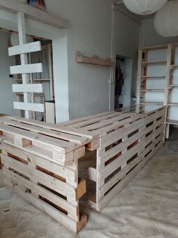 Zariadenie/nábytok do predajne - 6