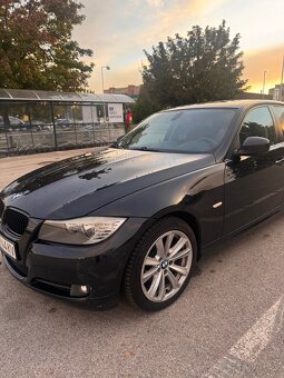Predám BMW E90 N47 2.0d Facelift - 6