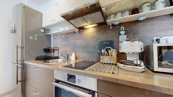 Štýlový 2i po rekonštrukcii pri Trnavskom mýte, províziu RK - 6