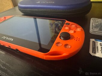 Predám PS Vita 2000 NEON ORANGE +128 Gb karta - 6