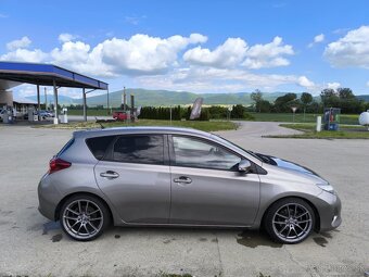 Toyota Auris 1.6 l 97kw 6MT - 6