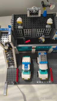 Lego City 7498 Policajná stanica - 6