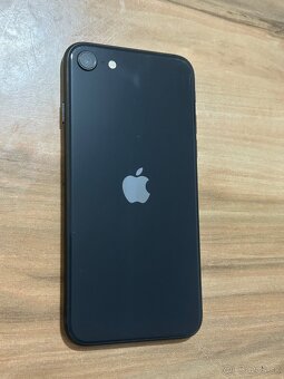 Predám Apple iPhone SE 2022 64GB Čierny Minimálne Známky - 6