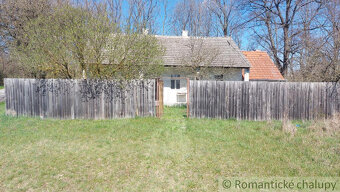 Malá chalúpka na okraji polosamoty s 40 á pozemkom v obci - 6