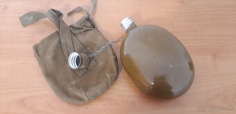 Ešus vojakov a poľná fľaša armády ZSSR. - 6