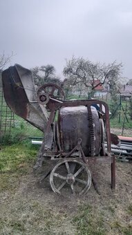 Miešačka s násypnikom - 6