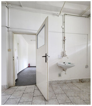 SÁSOVÁ / KOMERČNÝ ALEBO PREVÁDZKOVÝ PRIESTOR / 31 m2 / - 6