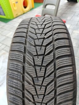 Predám pneumatiky Hankook winter icept evo3 235 55 r18 - 6