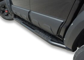 Bočné ochranné prahy nášľapy na VW Amarok - 6