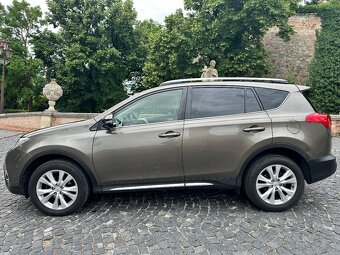 Toyota RAV4 2.2 l D-CAT Premium - 6