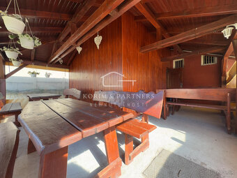 Fungujúci BAR pri hlavnej ceste,  Imeľ - 6