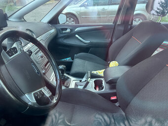 Predám Ford S-max s ťažným zariadením v BA a nosičom - 6