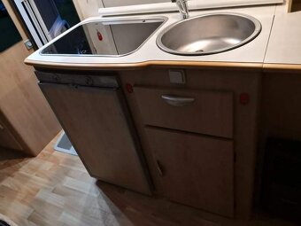 Predám pekný obytný autokaravan Fiat Ducato 2,8 JTD - 6