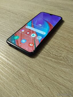 Samsung Galaxy A40 / 4/64GB Prasknutý displej - 6