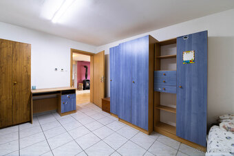Na predaj 5-izbový byt s terasou a parkovacím miestom v obci - 6