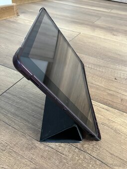 Predam iPad 6gen 32GB + nastavitelne puzdro. - 6
