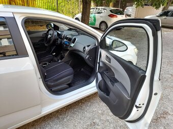 Chevrolet Aveo 1.2 16V, 2013 - 6