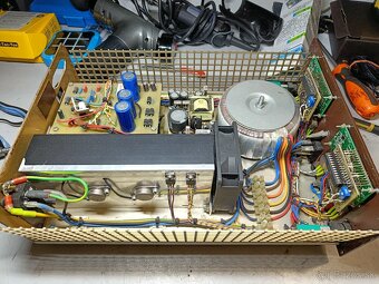 Laboratórny zdroj 2x 0-30V, 4A - 6