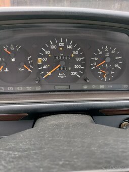 Mercedes Benz W 124 E 250 D 83 KW rok 1994 - 6