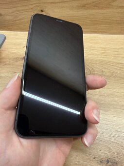 iPhone 11 - 64GB Čierny - 6