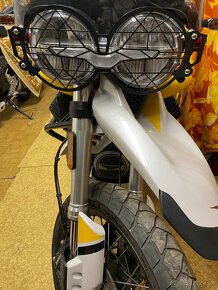 Moto Guzzi V85TT kyt světlometu - 6