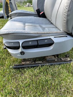 Predám sedačky z BMW E39 - 6