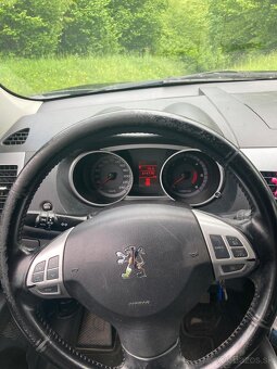 Peugeot 4007 - 6