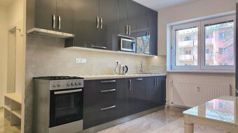 Novozrekonštruovaný, nadštandardne zariadený 2i byt v centre - 6