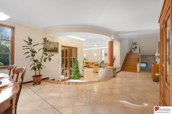 Predaj luxusná 5 izbová Vila,440 m2,pozemok 1061m2,garáž,baz - 6