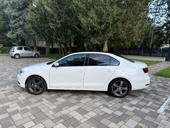 Volkswagen Jetta 1.6 TDI (2011) 🚗✨ - 6