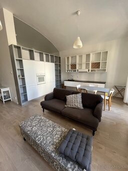 3 izb. tehlový byt s balkónom na Hlavnú ulicu, Staré mesto - 6