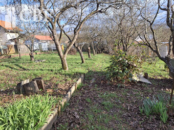 Znížená cena - Na predaj záhrada s chatou na Betliarskej ces - 6