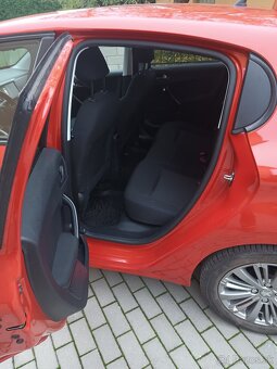 Peugeot 208 - 6