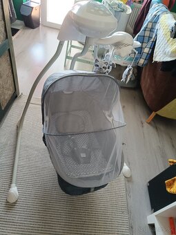 Hojdacie kreslo - postieľka - 6