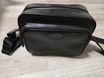 Tommy Hilfiger taška cez plece pánska čierna - 6