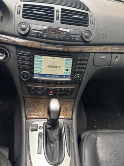 MERCEDES-BENZ E320 4MATIC BENZIN+PLYN 5AT - 6