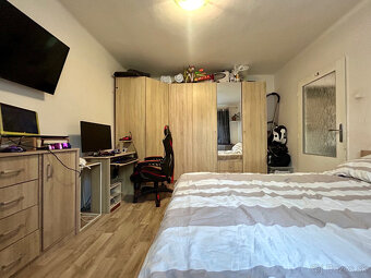 Na predaj 3-izb.byt_VLASTNÉ kúrenie,bojler,klimatizácia - 6