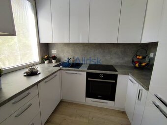 KRÁSNY ,KOMPLETNE ZREKONŠTRUOVANÝ 3,5IZB. BYT - SÚMRAČNÁ ULI - 6