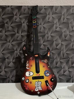 Xbox 360 + 2 ovládače + Kinect + hracia gitara - 6