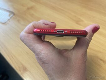 Apple iPhone SE 2020 64GB Product Red - 6