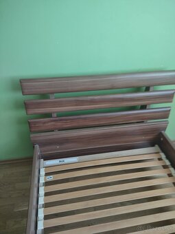 Predám posteľ s roštom + nočný stolík + matrac - 6