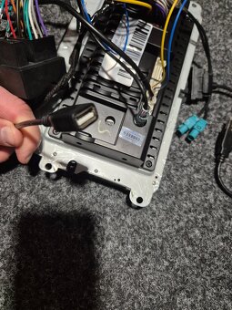 Autorádio Columbus, Peugeot 207, VW Touareg 7l - 6