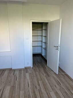 Krásny svetlý 3-izbový byt blízko centra Popradu, 78 m2 - 6