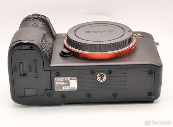 Sony Alpha A7R III - 6