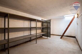 PREDAJ: OBCHODNÝ PRIESTOR, DUNAJSKÁ STREDA - ŠPORTOVÁ ULICA - 6