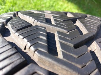 225/40 r18 zimne pneumatiky 2 kusy - 6